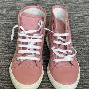 GUCCI AUTHENTIC PINK CLOTH TRAINER SNEAKERS.  - SIZE 8.5, 38.5